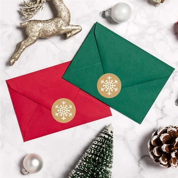 500 Ks Veselé Vianočné Samolepky 4 Štýly Snowflake Vzory Štítok Kraft Papier Baliaci Darčekový Box Štítok Vianočné Značky, Nálepky