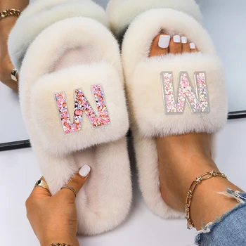 Písmeno M Umelú Kožušinu papuče pre Ženy je Nadýchanou Kožušinkou Listov Akryl Bling Dizajnér Svieti Bytov Sandále, Papuče Krytý Flip Flops